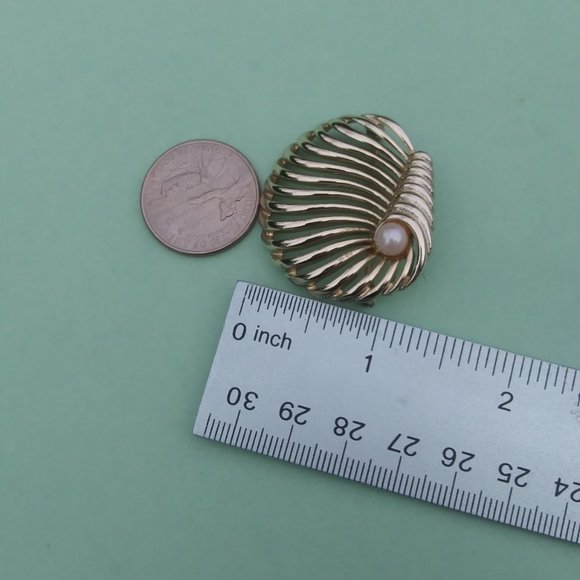 Vintage Marboux gold tone faux pearl brooch - Picture 7 of 16